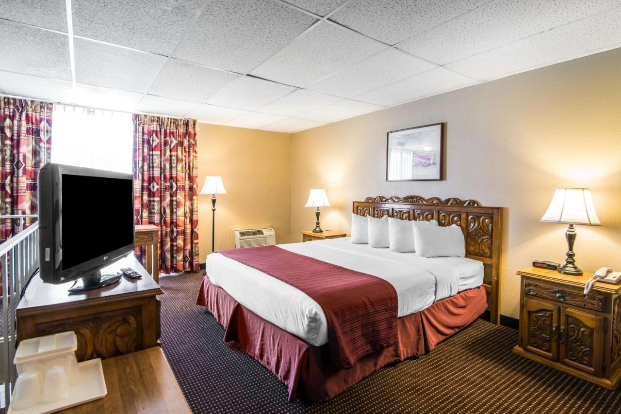 Quality Inn Taos Exteriör bild