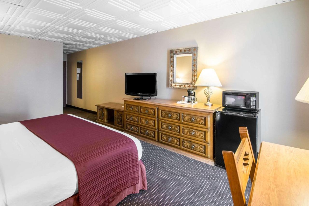 Quality Inn Taos Exteriör bild